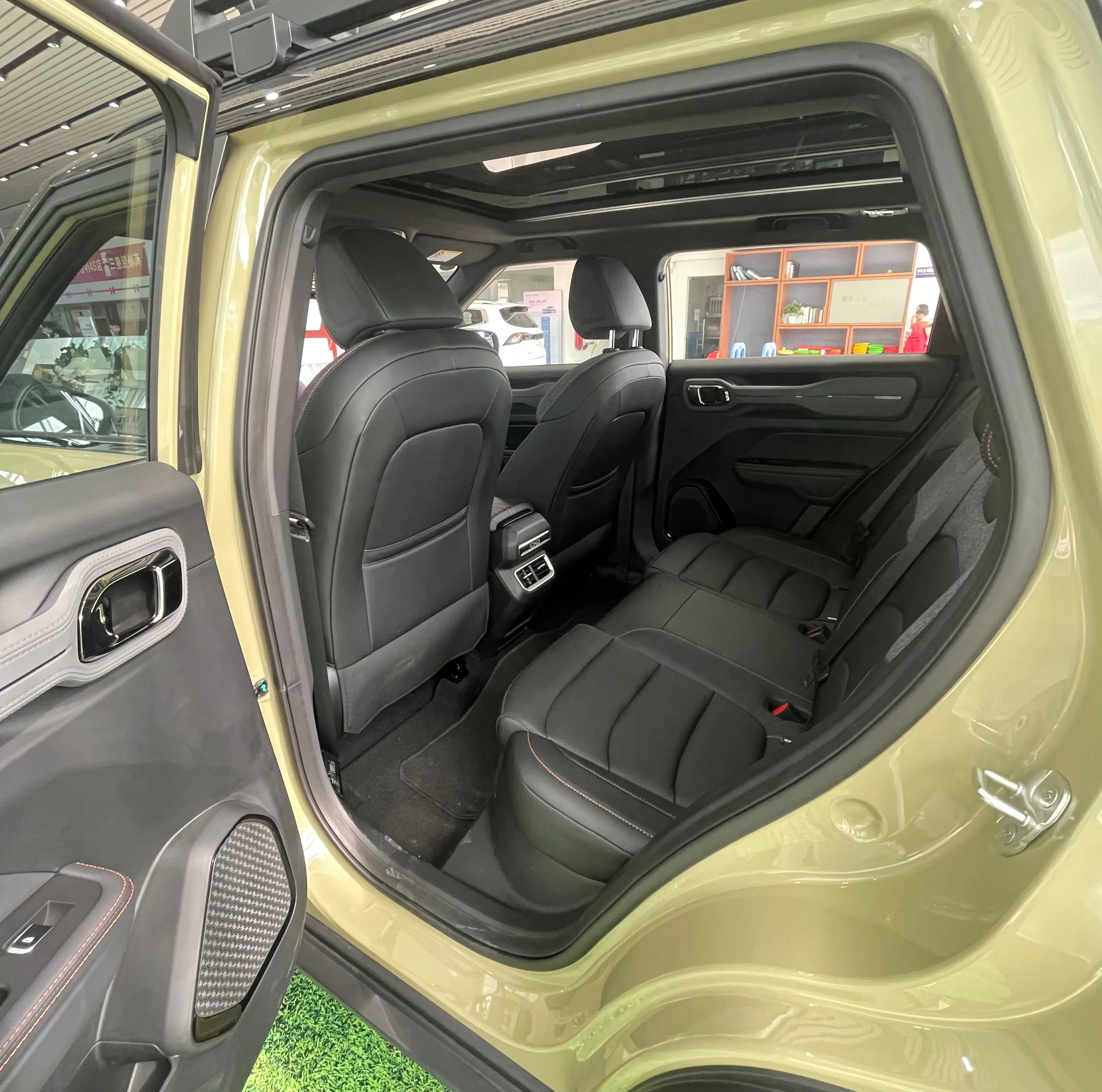 Proper Price Gasoline Sedan Satisfactory Driving Stability Low Fuel Consumption Gasoline Sedan