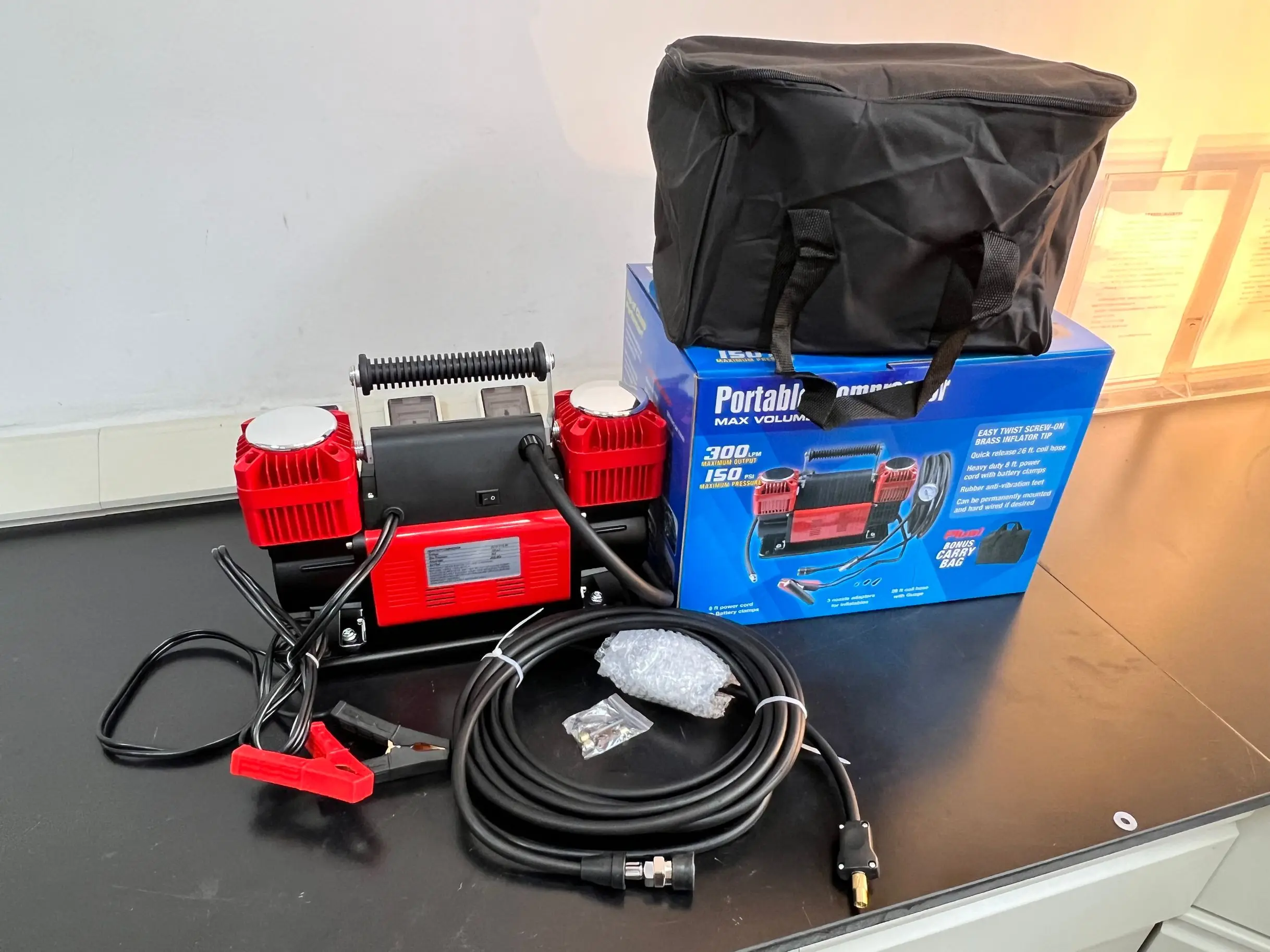 Heavy Duty  Tire Inflator Digital Display Auto Stop  Newest 150PSI Rechargeable Air Compressor USB Charging Line