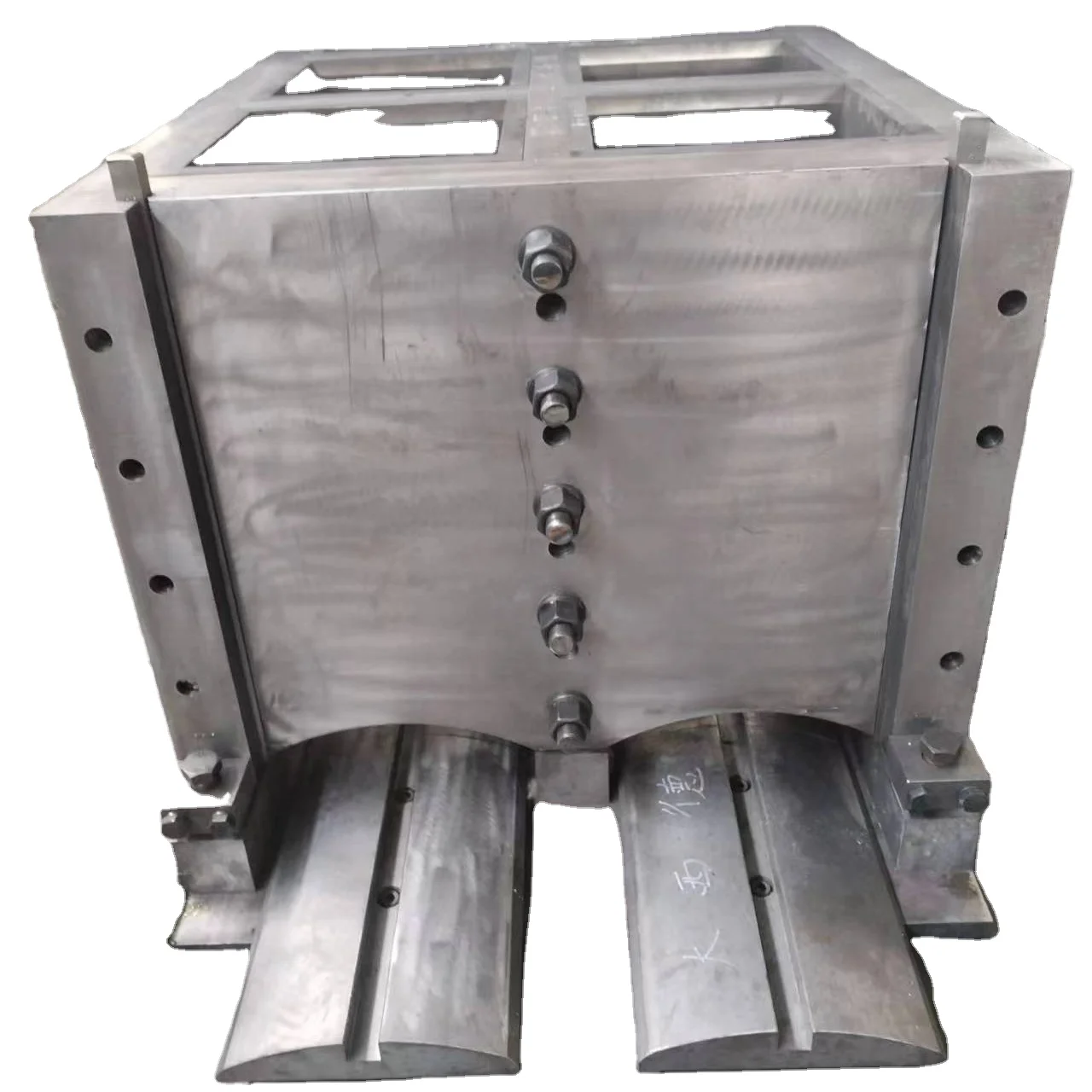 Customized four cavity mold for automotive friction discs
