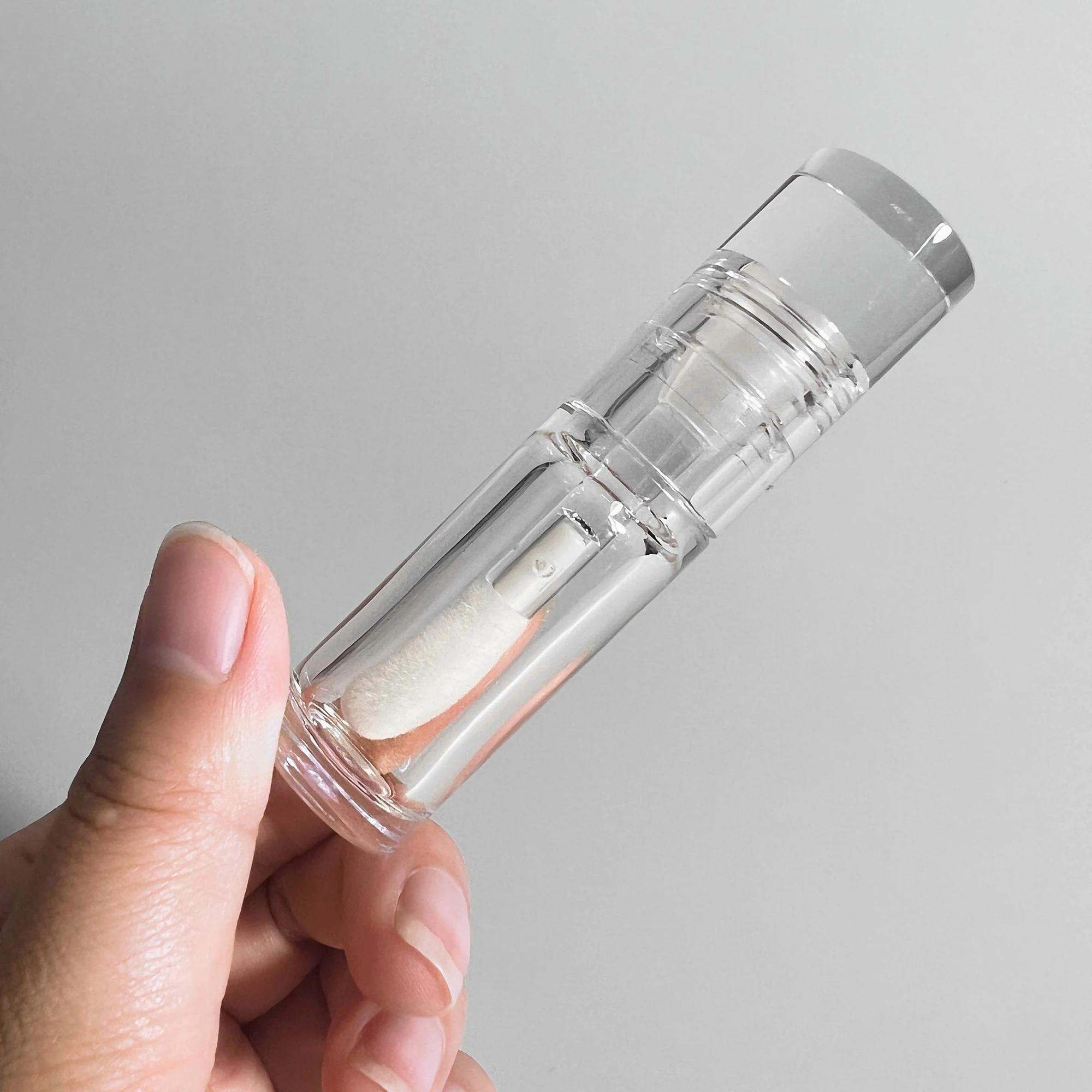 Low MOQ 5.5ml Wholesale Round Lip Gloss Tube Empty Clear Lipstick Container Transparent Liquid Blush Container With Big Brush