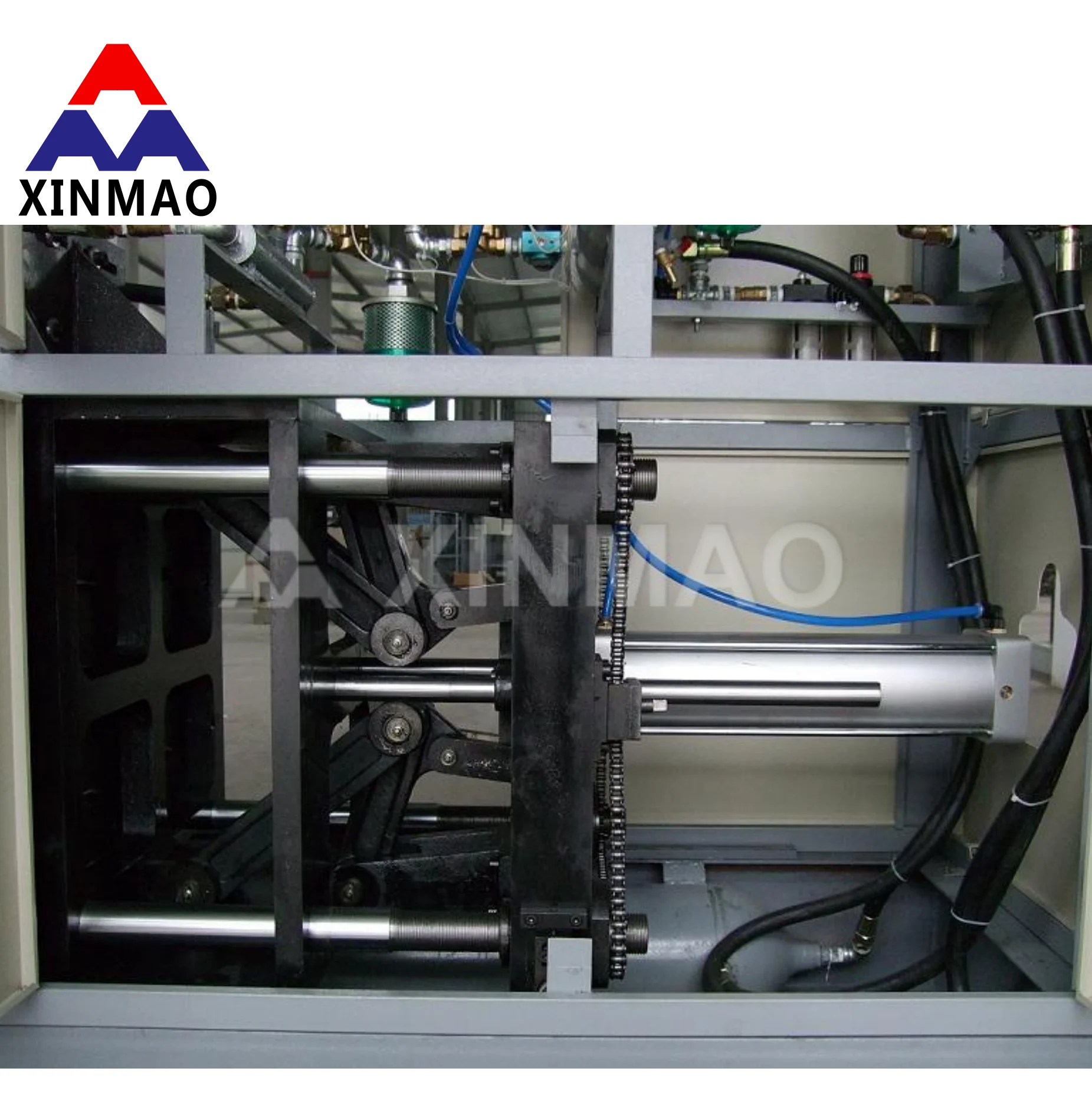China Supplier Xinmao-1500 Semi-Auto Electric PET Bottle Blowing Machine Plastic Water Bottle Blowing Machine