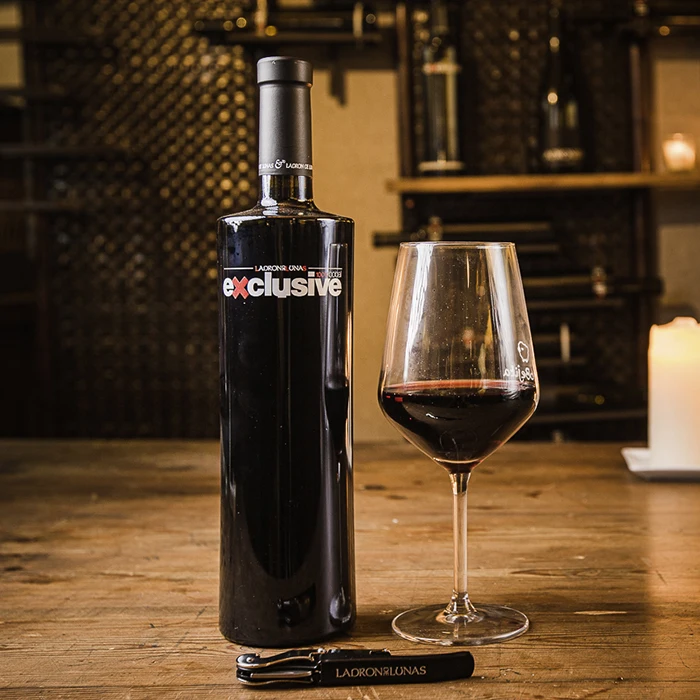 Exclusive BOBAL variety. Requena Utiel Spain. Awarded red wine. drinks red for export. alcoholic