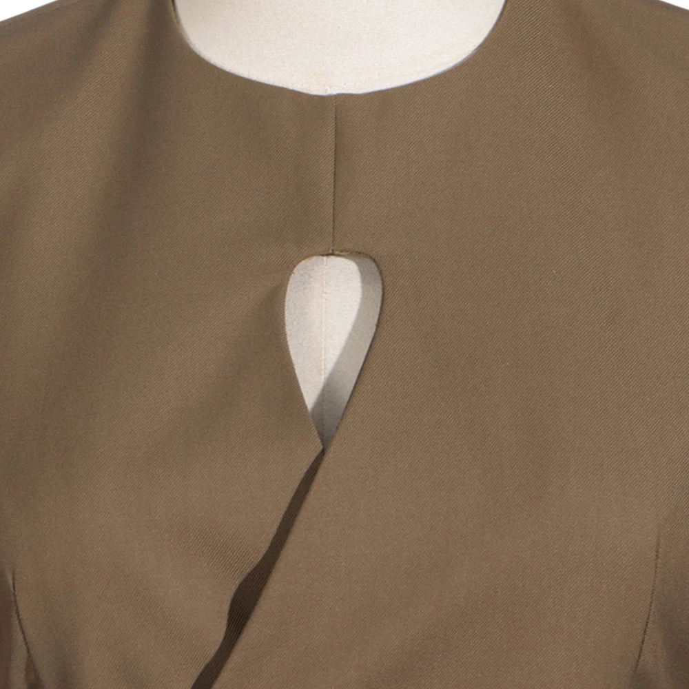 TWOTWINSTYLE Retro Coffee Colored Round Neck with a Hollowed out Chest and a Button Waist Cinched Suit Top