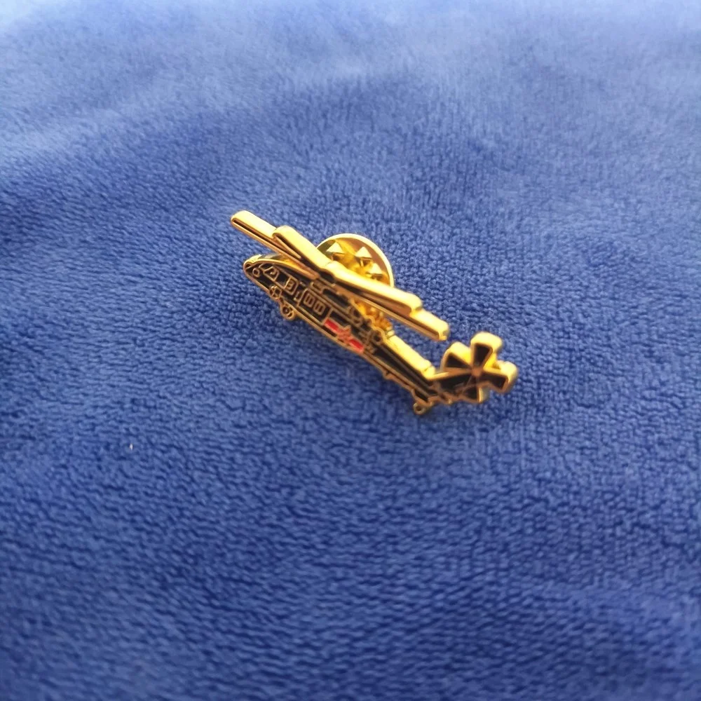 custom soft enamel helicopter lapel pins,Gold Plated Epoxy Star  Fly Wings Plane  Pin badge