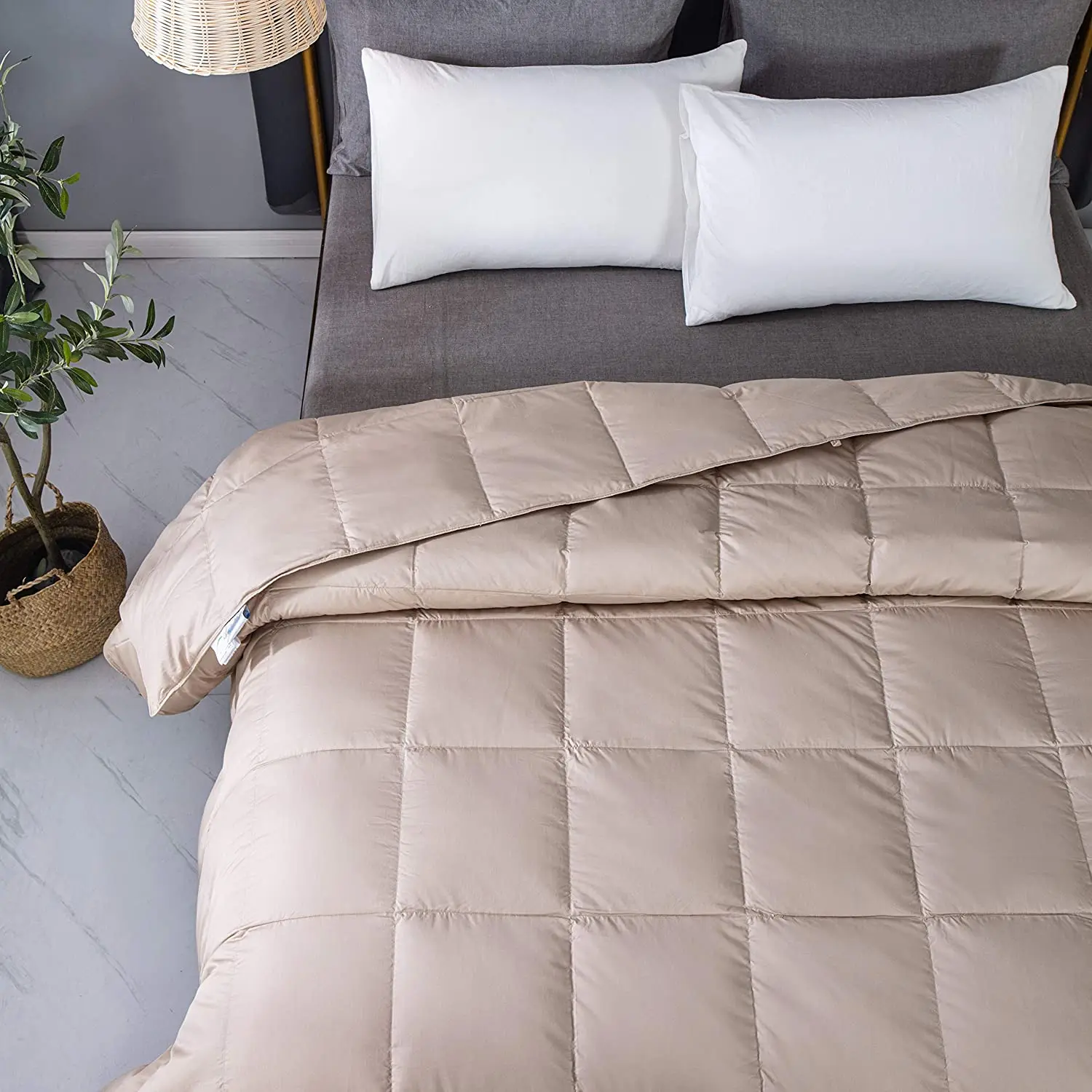 Lightweight Down Blanket, Cooling Down Comforter Duvet Insert for Summer/ Warm Weather