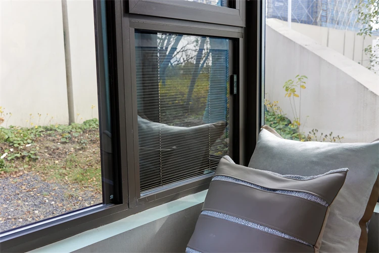 aluminium double glass door with venetian blinds Magnetic Curtain Anti-damage Blinds for windows