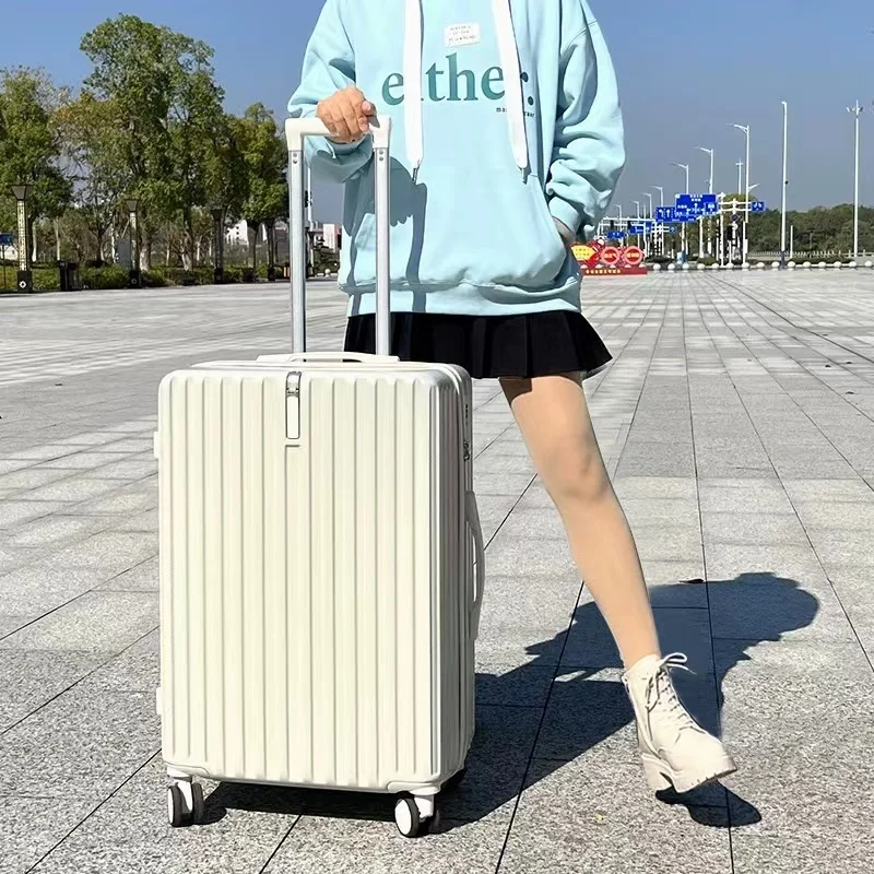 Wholesale Custom high appearance luggage code leather case, 24 inch large capacity chain box