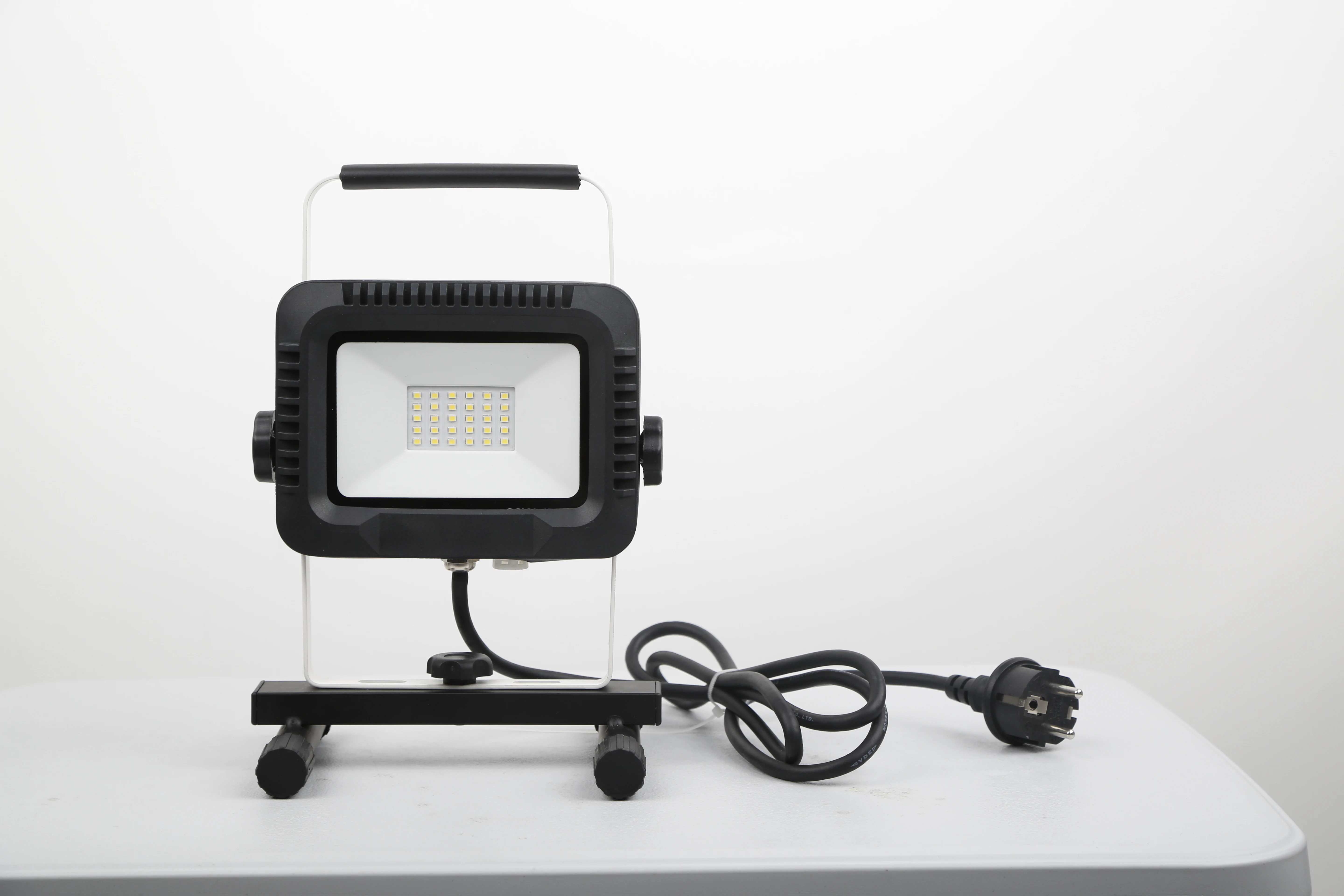 China suppliers Waterproof 30W LED Flood Light Portable SpotLight Floodlight Outdoor Miner lamp Work Lamp