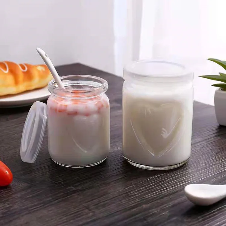 Hot Sale 100ml 200ml Mini Heart Shaped Pudding Jar Milk Shake Yogurt Glass Bottle with Plastic  lids