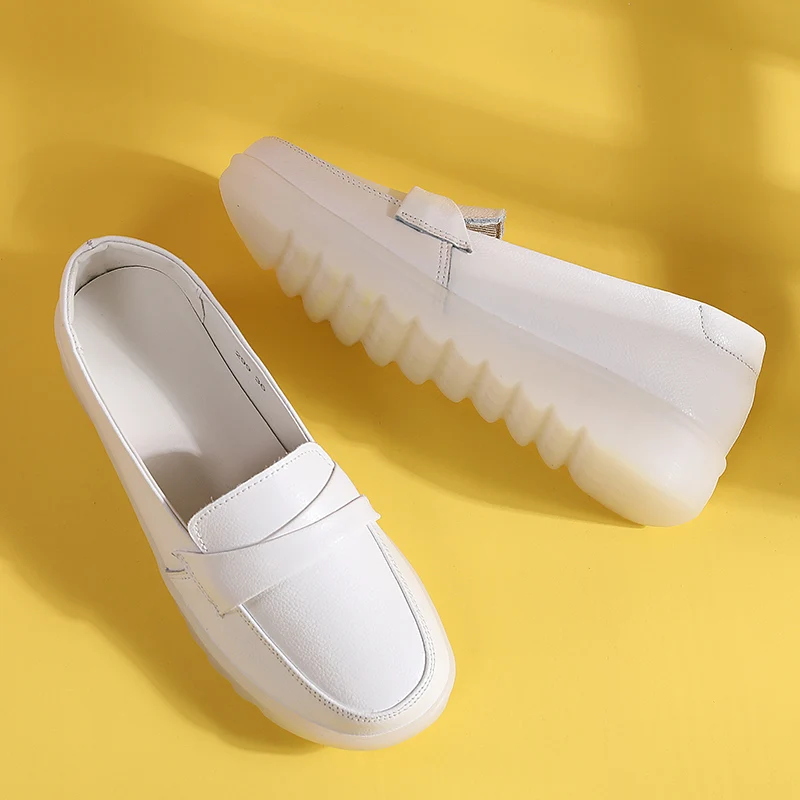 Flat White Nurse Shoes Women Walking Indoor Non-Slip Comfortable Outdoor Casual