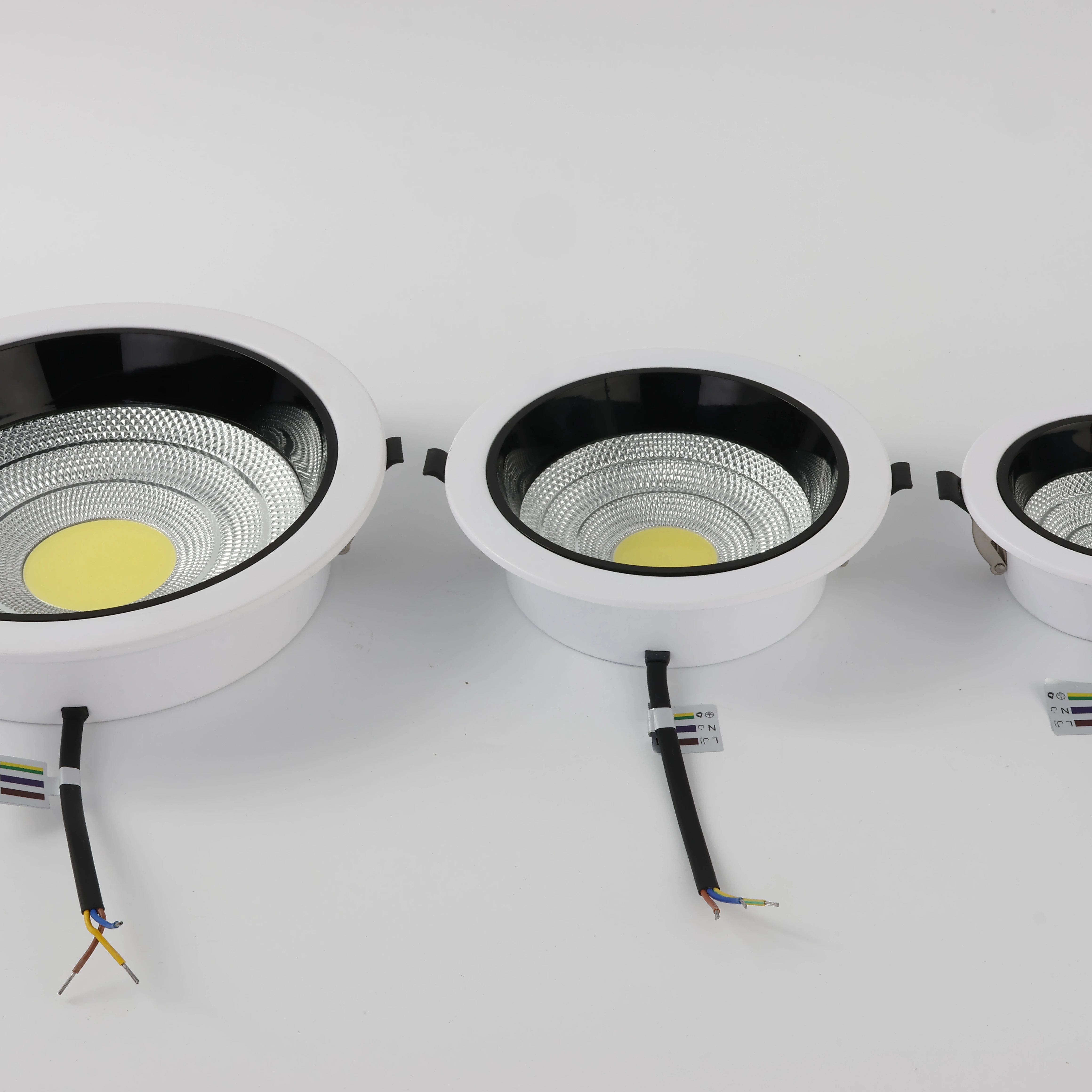 ROHS-certified T8 down Light Aluminum and Glass Warm White LED Fluorescent Indoor Lighting SAA and Saso-Certified