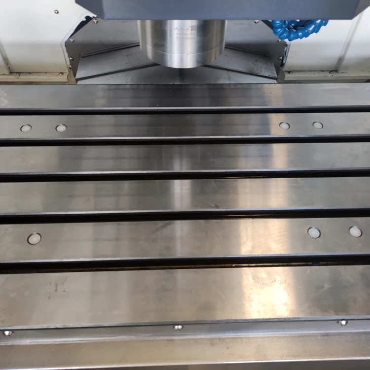 CNC Vertical Drilling Tapping Machining Center