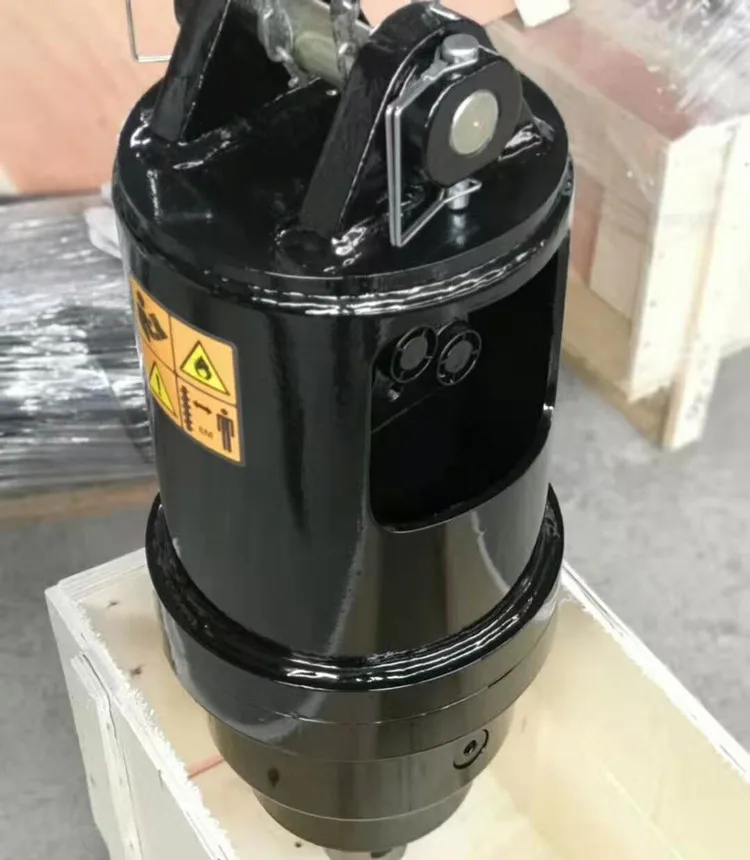 Земляной шнек установленный на экскаваторе KATO HD450 для тональной