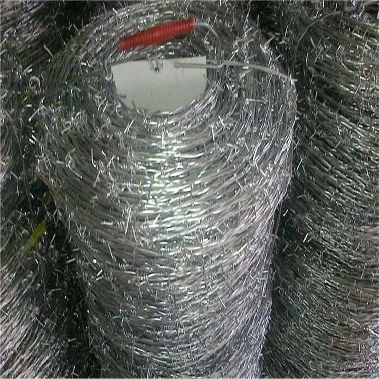  Оцинкованная колючая проволока используемая на