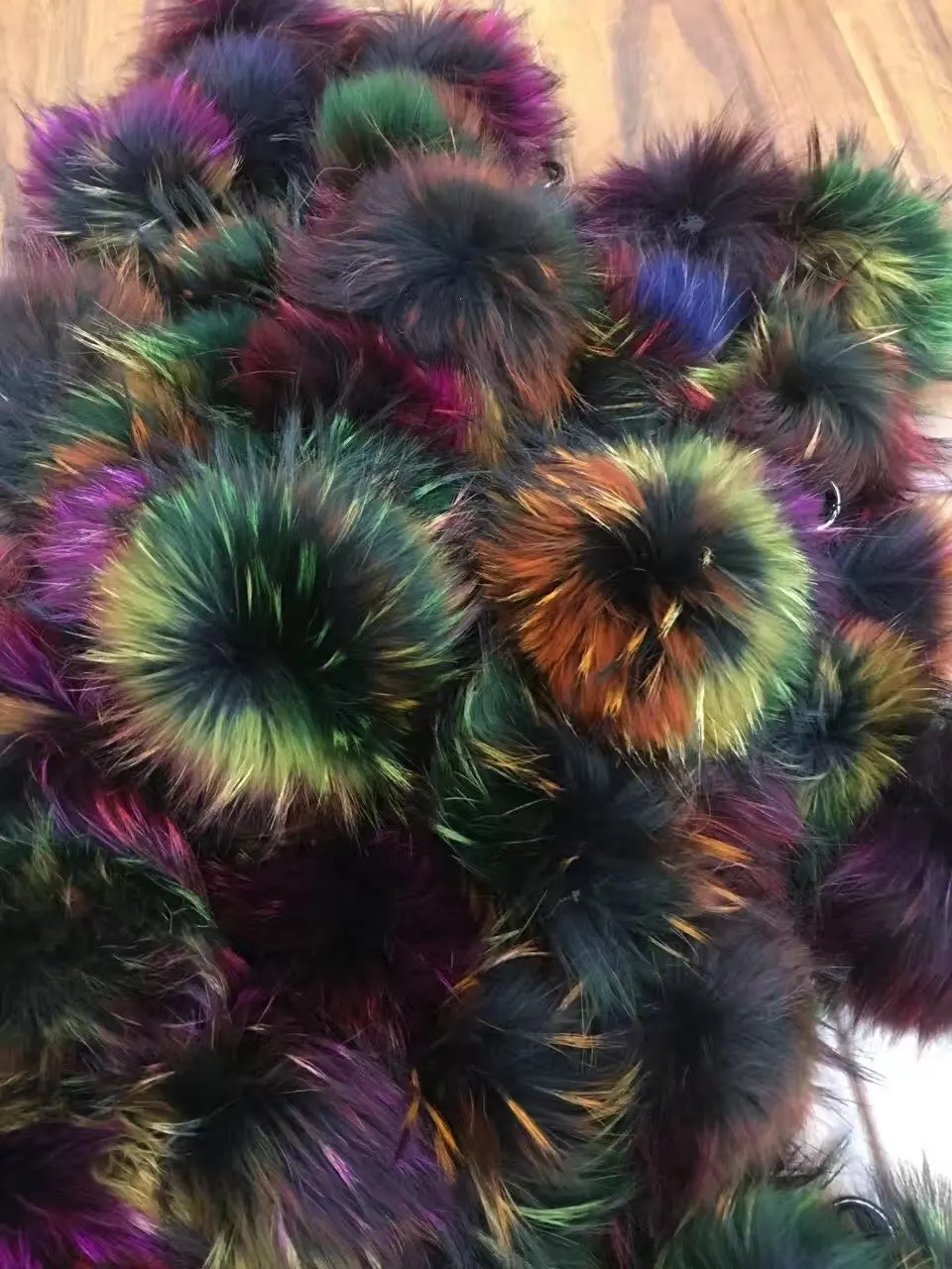 Big natural 9-20 cm customized fur ball pom pom for Beanie hats snap fluffy raccoon fur pompom with snap