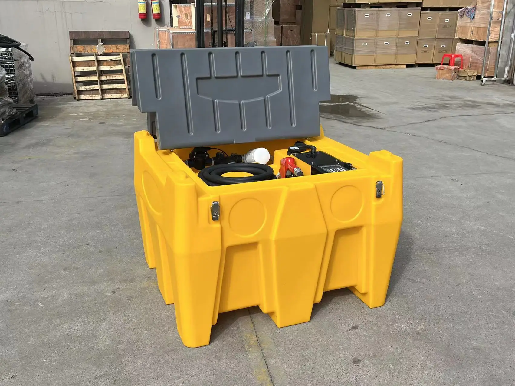 Rechargeable fuel tank diesel gasoline AdBlue,  Fuel Storage with battery installed pump nozzle hose flow meter quantitative