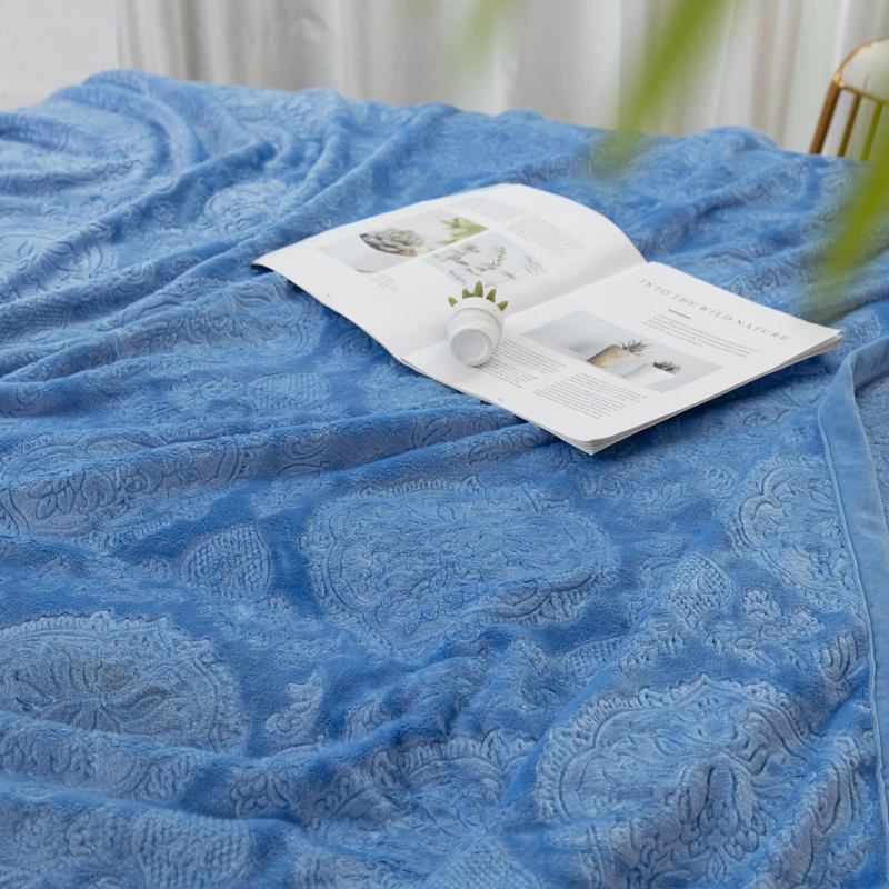 Super Bright Travel Plain Technics Flannel Throw Blanket In Bulk Home Decorative Style Flannel Fleece Blanket For Winter