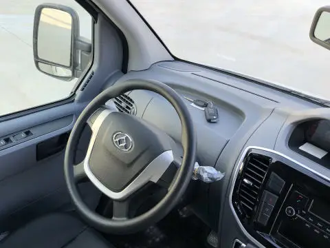 2022 2023 China Hot Selling Diesel Light Passenger Van Saic Maxus V80 2.0T PLUS Car