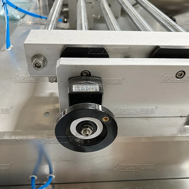 Spx filling machine liquid 100-1000ml Cosmetic Liquid Filling Machine Pneumatic liquid filling capping and screwing machine