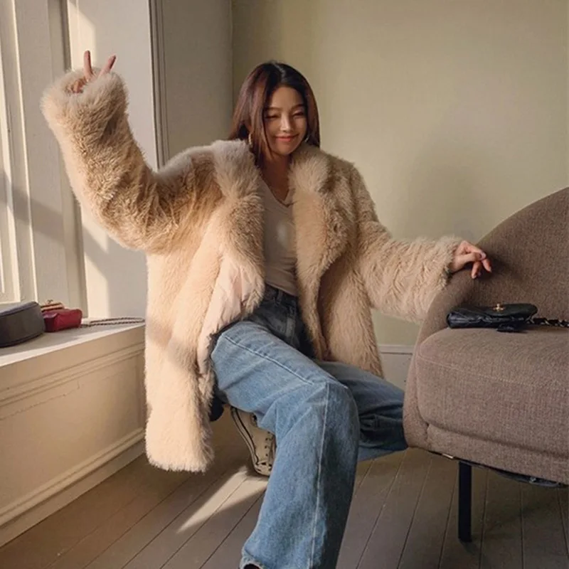 Factory wholesale custom spot Fashion Winter Fake Fur Coats Women Faux fur luxury women Pure colour wool short style fake fur