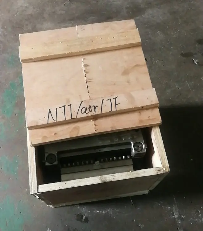 20 Cavities Plastic Injection Mold For Seal Tag, 20*8mm