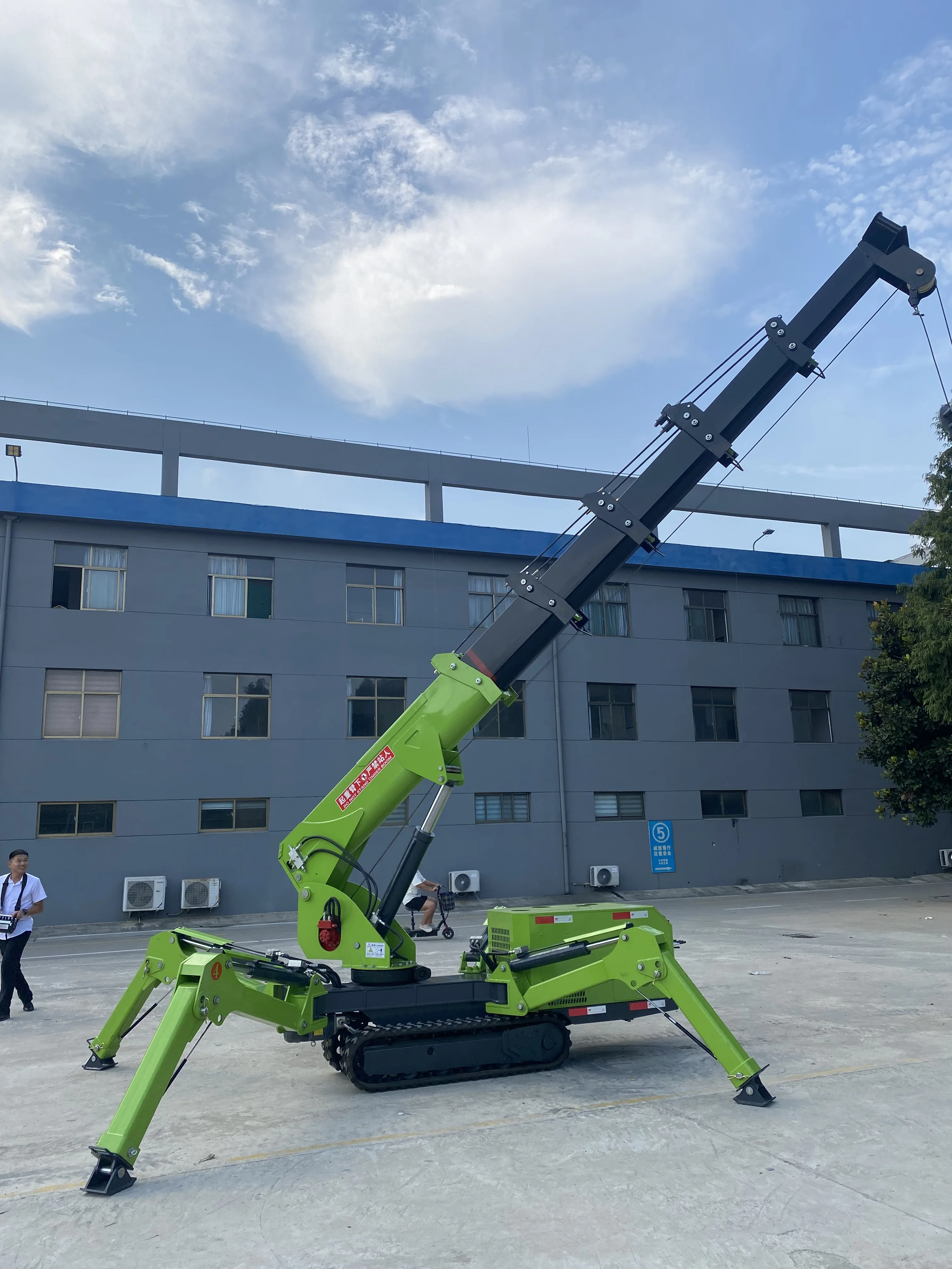 China 3 ton mini spider crane factory construction spider crane 3 ton lifting equipment spider crane for sale