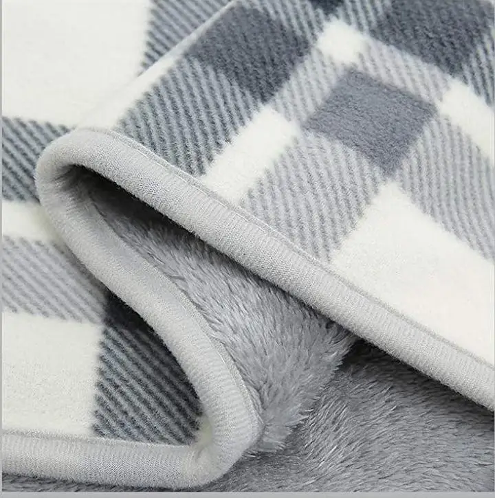 Printed Flannel Fleece White Shawl Wieghted Blanket Knit White Polyester Plush Sleeveless Blankets