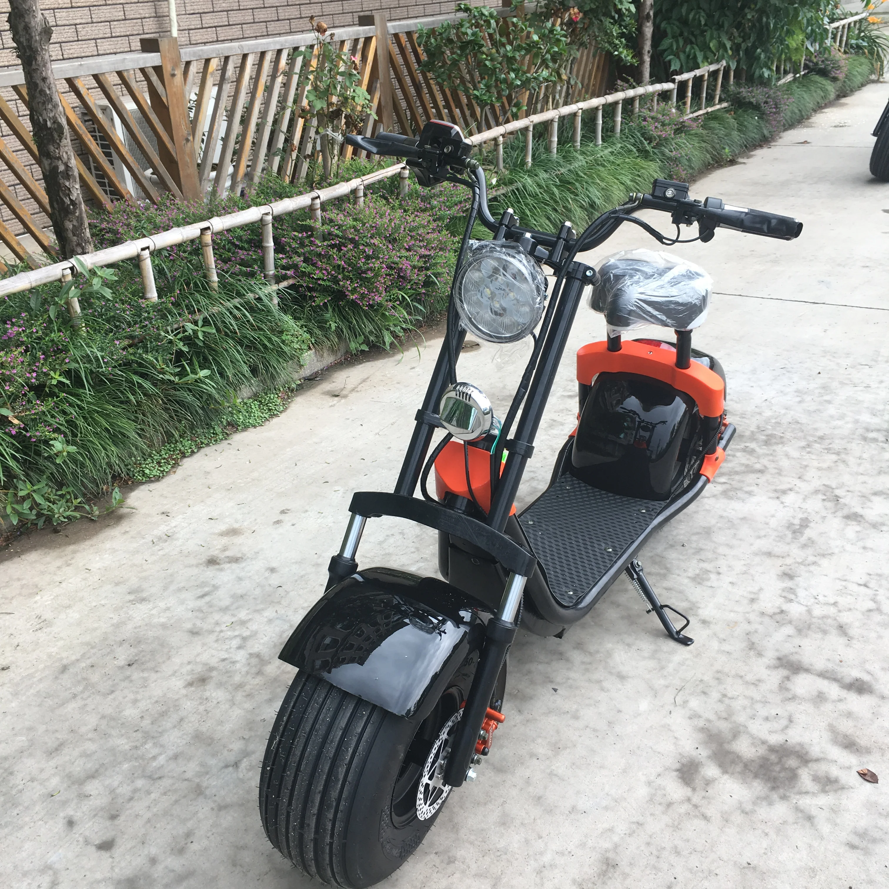 Eu Warehouse USA Warehouse Spot Eec Coc Long Range 2500w Fat Tire Motorcycles Electric Scooter Adults Citycoco