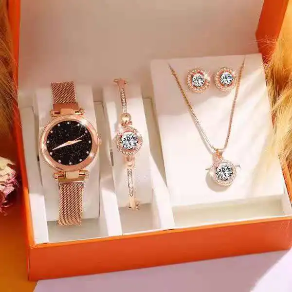 Wholesale Custom LOGO Alloy diamond  wristWatch Classic women bracelet and Quartz Watches for ladies