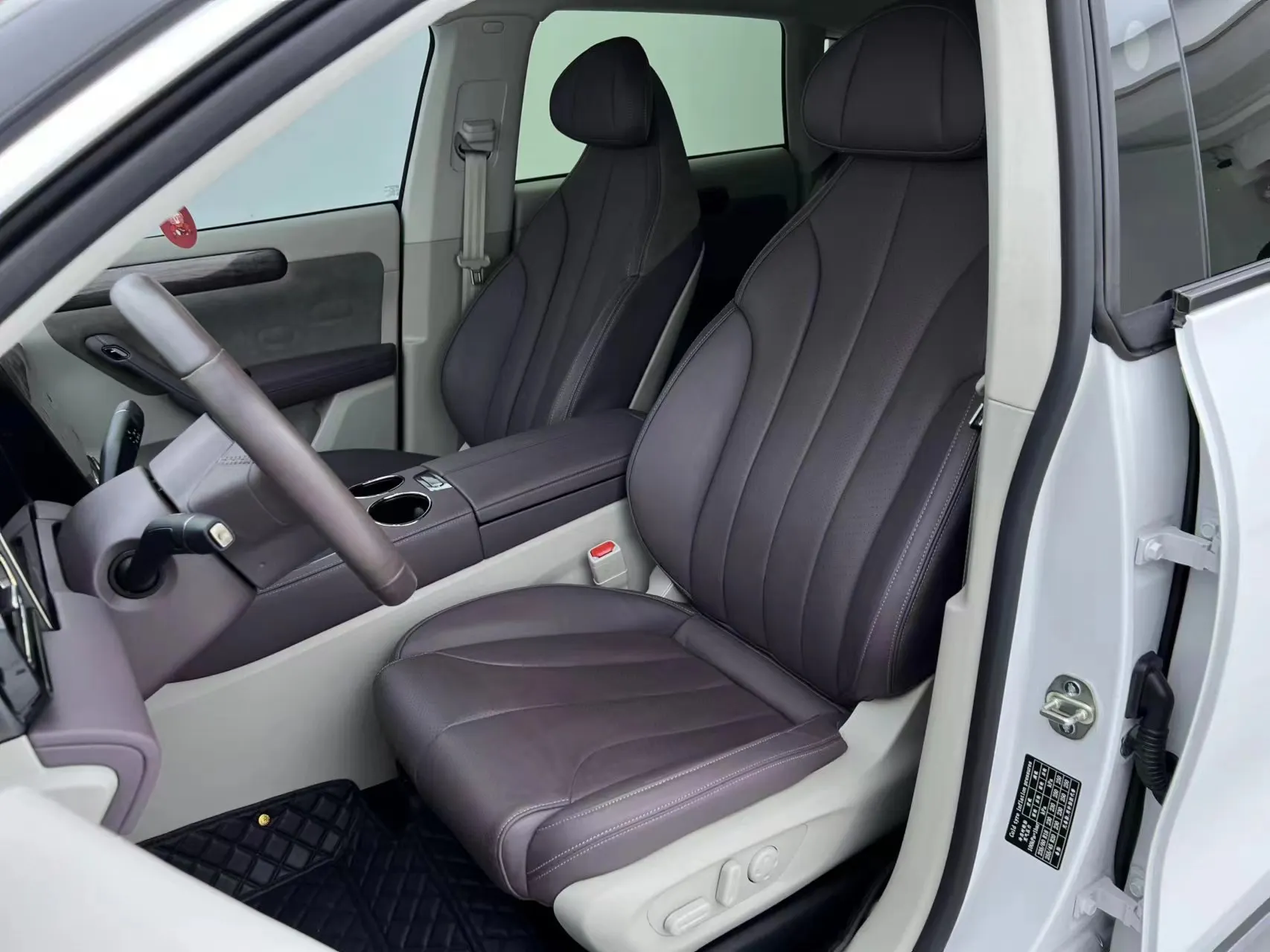 Двигатель для прыжка с электромобилем C11 C 11 EV Электромобиль REEV EREV гибридный внедорожник новый 2023 Lingpao Zero Run Leapmotor Car Carro Voiture