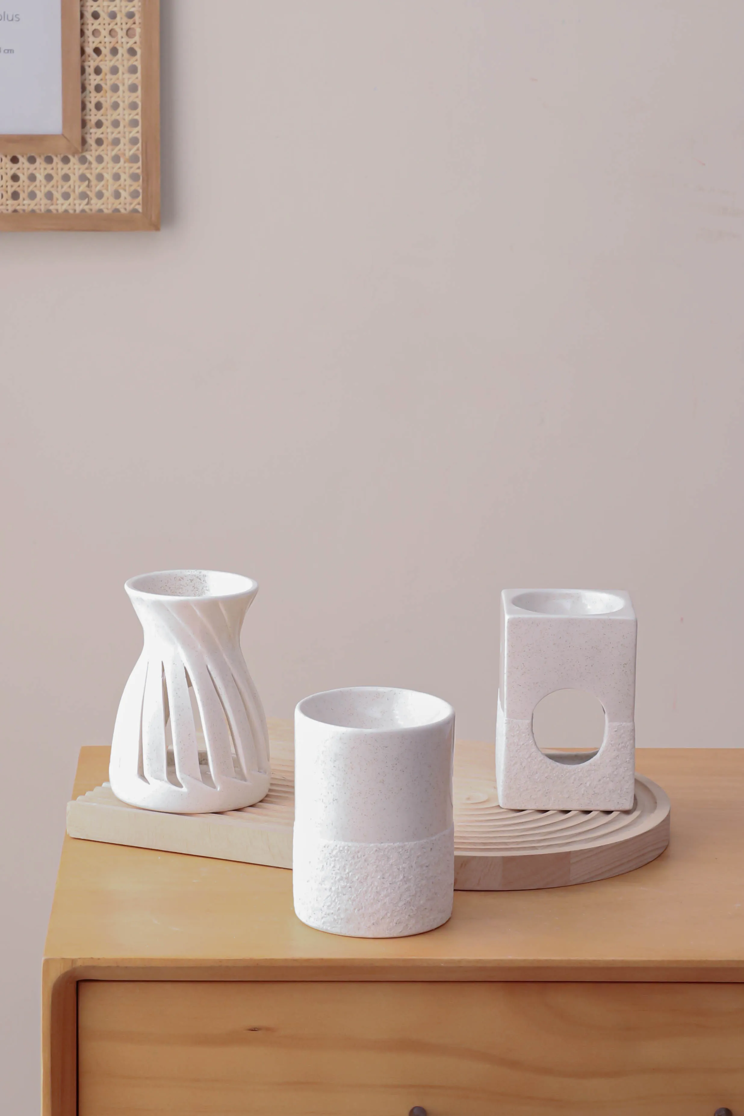 White Tealight Holder Ceramic Candle Essential Oil Burner Aromatherapy Aroma Oil Diffuser Burner Fragrance Warmer for Yoga Spa
