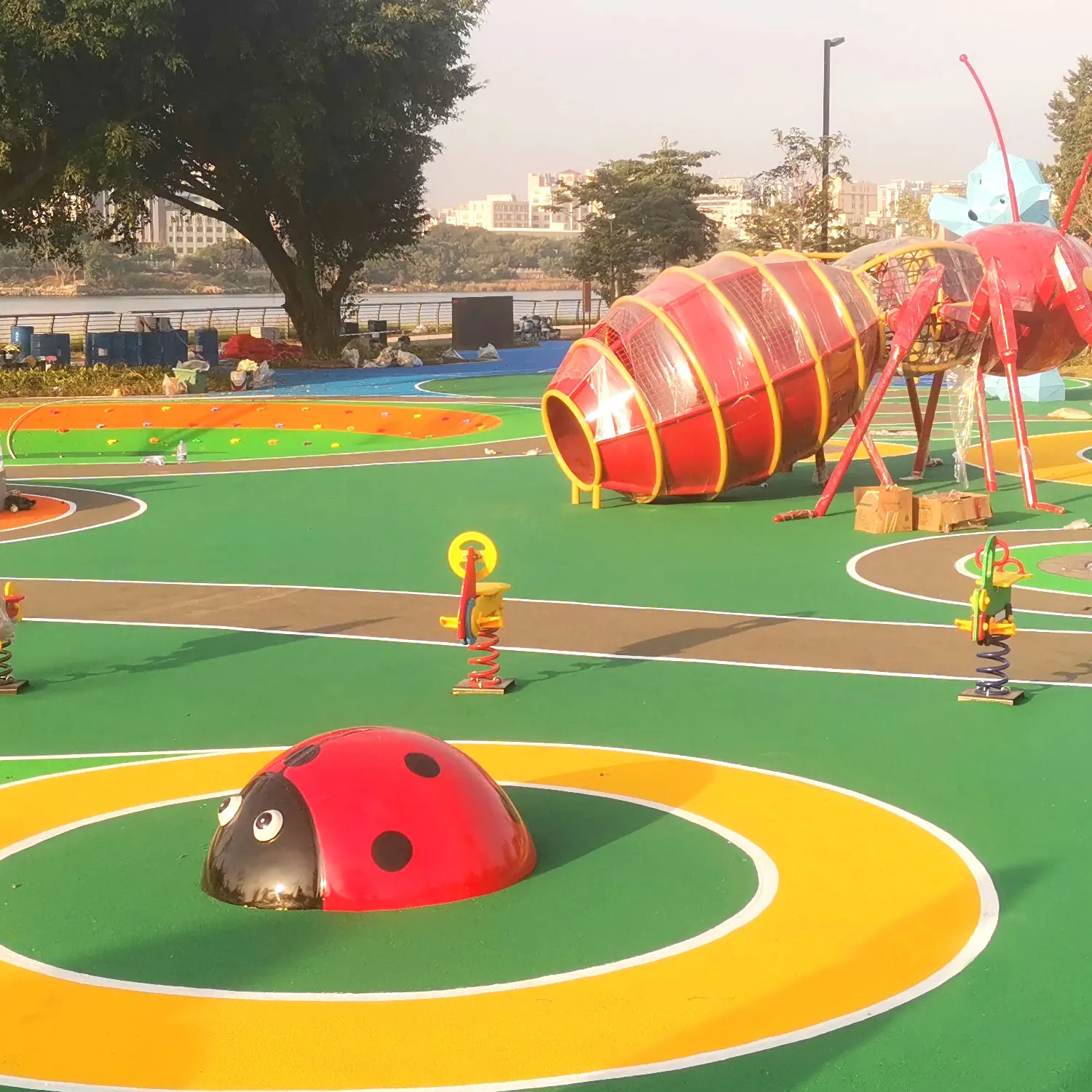 Высокое содержание резины красочные EPDM резиновые гранулы