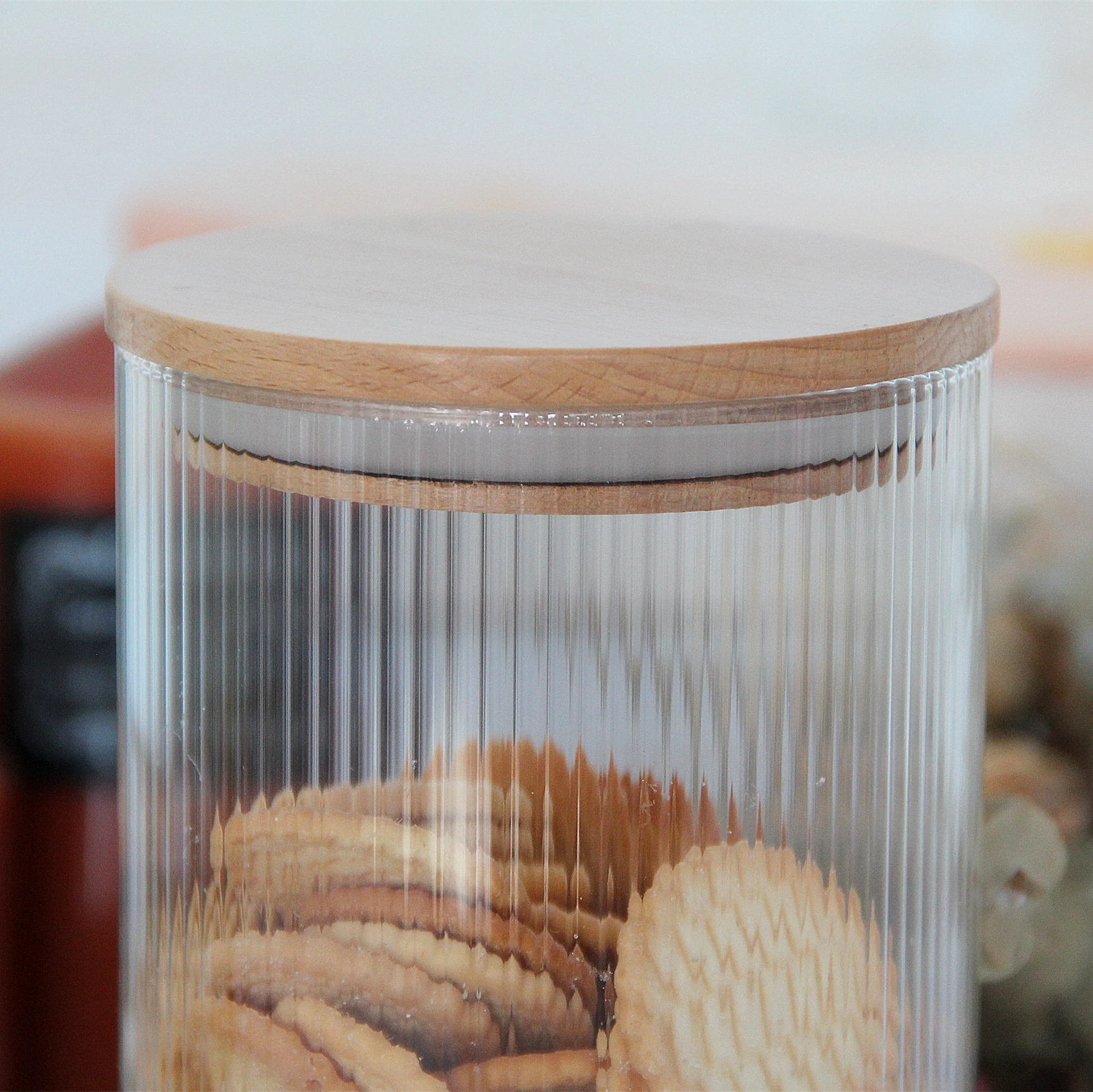 New Design Food Grade Empty Round High Borosilicate Glass Storage Container Jar with Wood Lid for Home Decoration