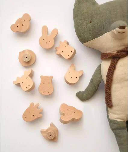 Деревянные настенные крючки для животных