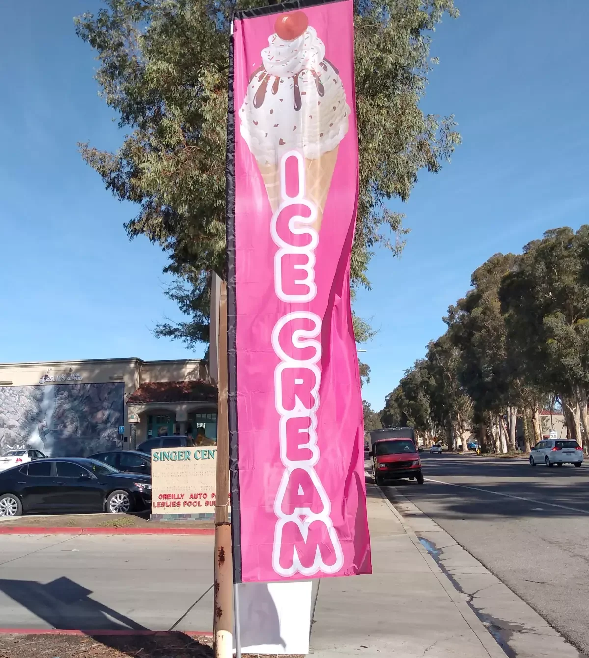 Hot Sale Large Feather Flags Grab Attention with Oversized Advertising Flying Wind Polyester Beach Feather Flags Banners