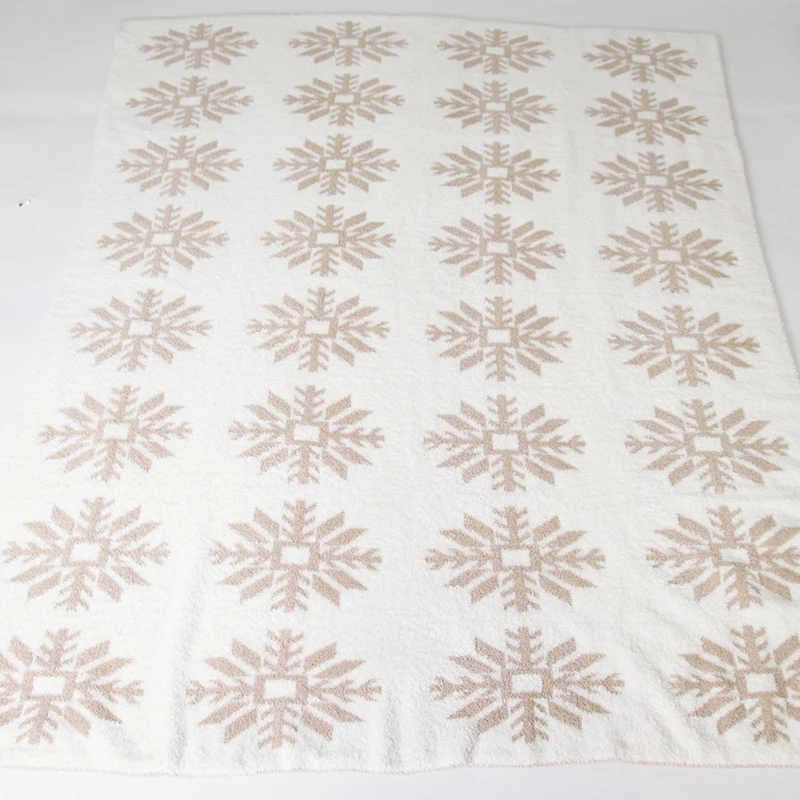 Custom logo Eco-friendly luxury 100% polyester plush quality throw blanket for home decoration