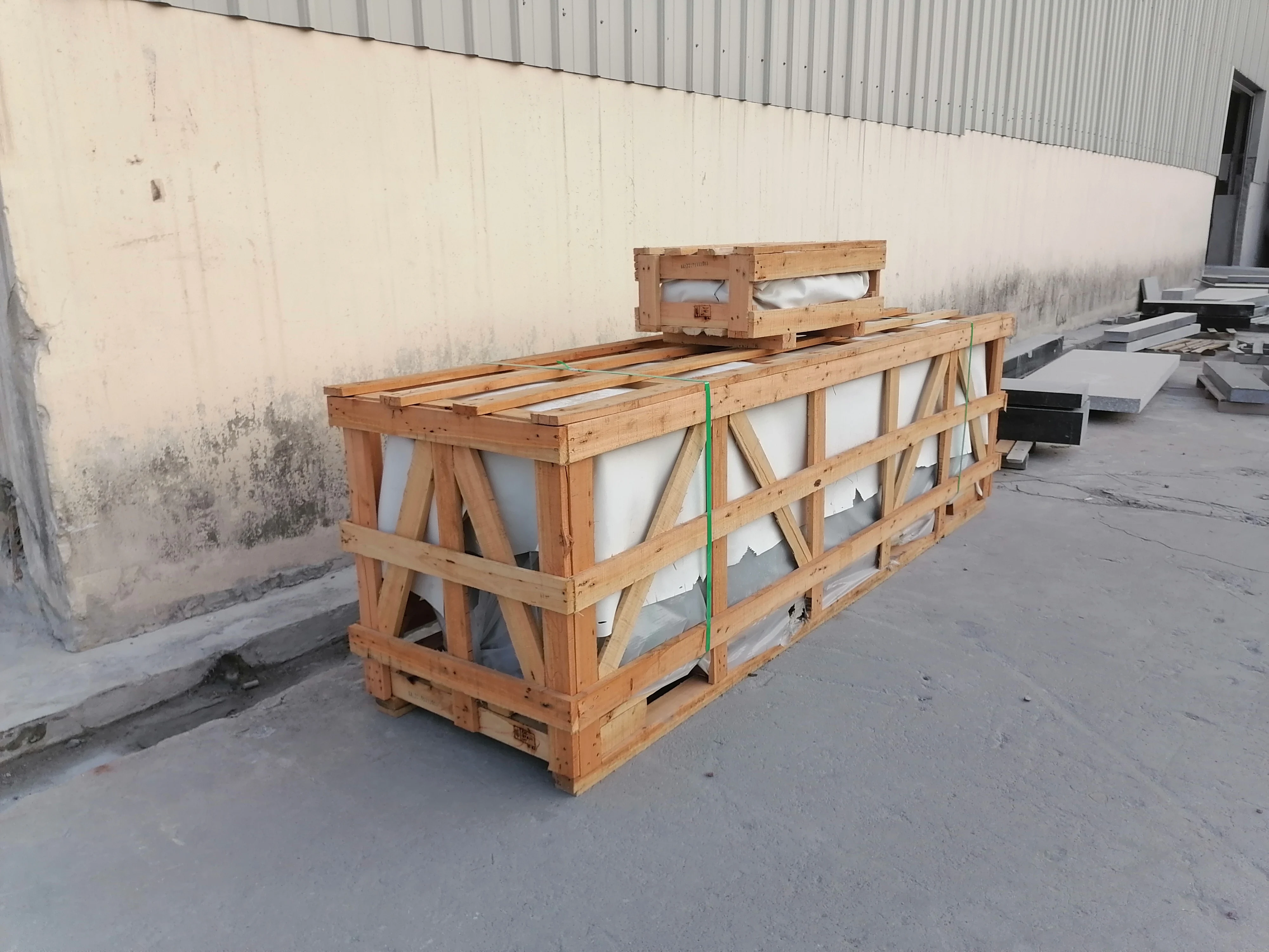  В продаже! Полированный гранитный надгробный камень с