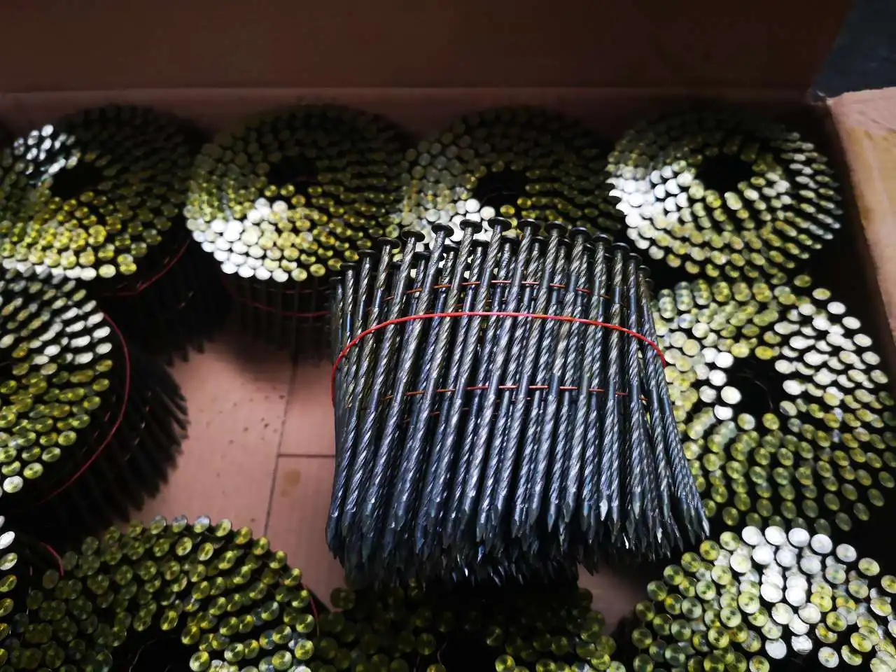 yellow painted 2*0.99inch  coil nail