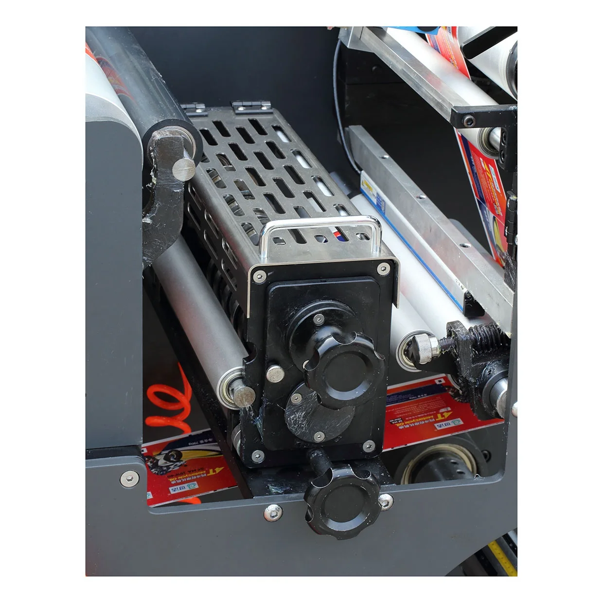 HONTEC HS-350 Post-press equipment high speed sheeting machine for drinks labels