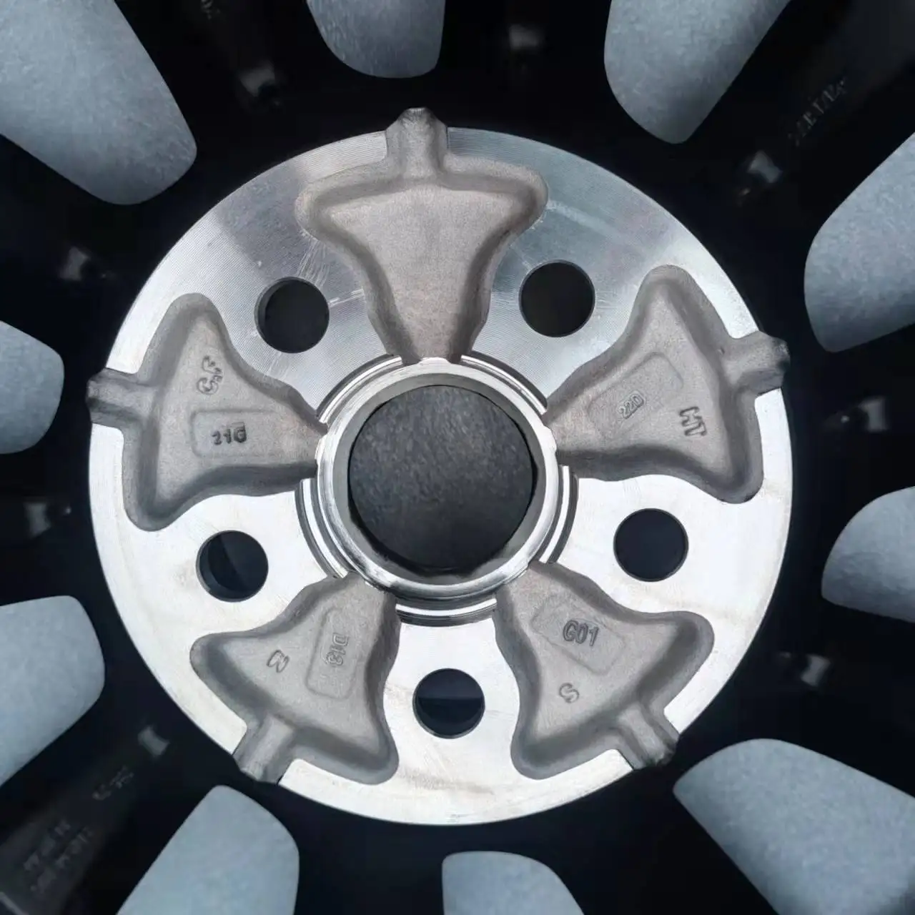 6005868-00-E 6005868-01-E TURBINE SILVER WHEEL - 21X8.5 - KIT FOR TESLA MODEL S Automobile Wheel Axis Holder
