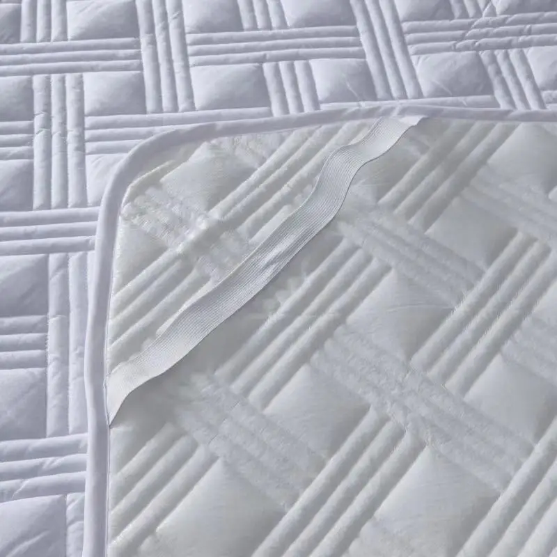 Vietnam Hot 100% Microfiber Filled Quilted Plain Dyed Waterproof White Mattress Protector/Mattress Covers With Cool Feeling