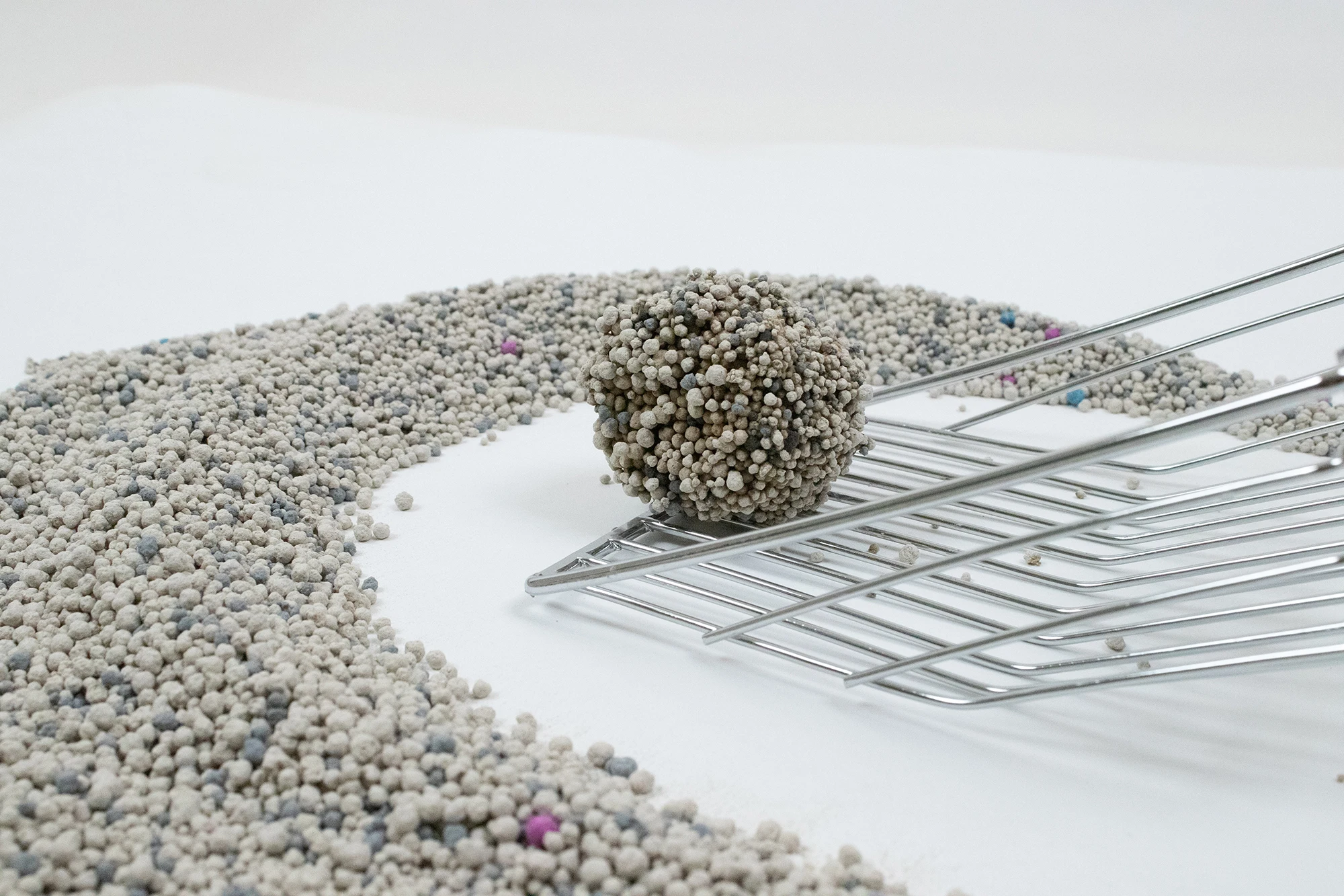 Cat Litter  Factory OEM Kitty Odor Control Dust Free Arena  Ball Shape Clumping Bentonite Cat Sand