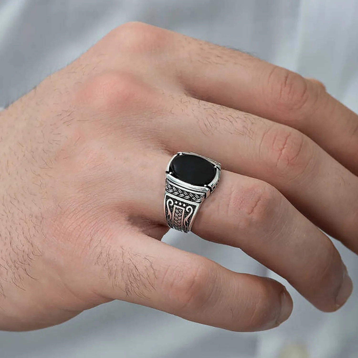 Luxury Custom 925 Sterling Silver Eagle Design Heavy Jewelry Oval Black Solid Stone Gemstone Men Zircon Ring