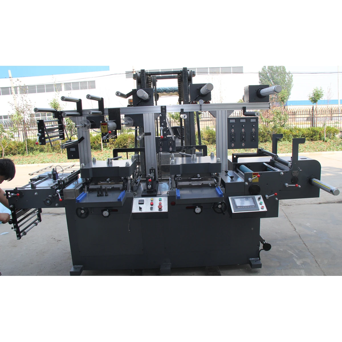 2 station flatbed label die cutting machine with hot foil stamping die cutting machine