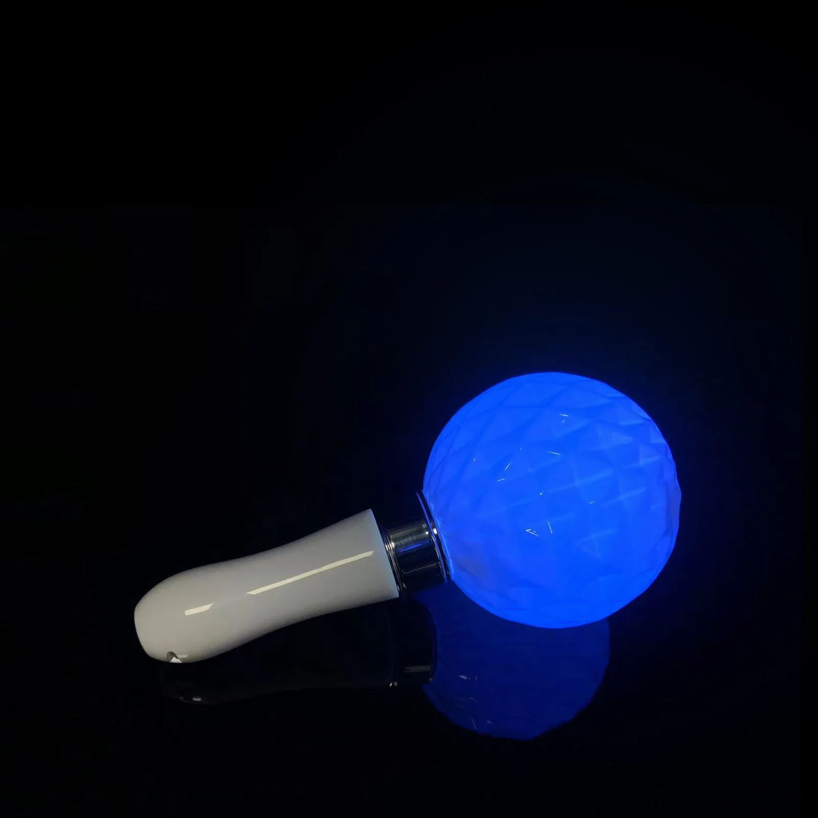 Хорошие продажи многоцветные Kpop для фанатов проведения концертов официальный пульт дистанционного управления акриловые светодиодные шариковые палочки