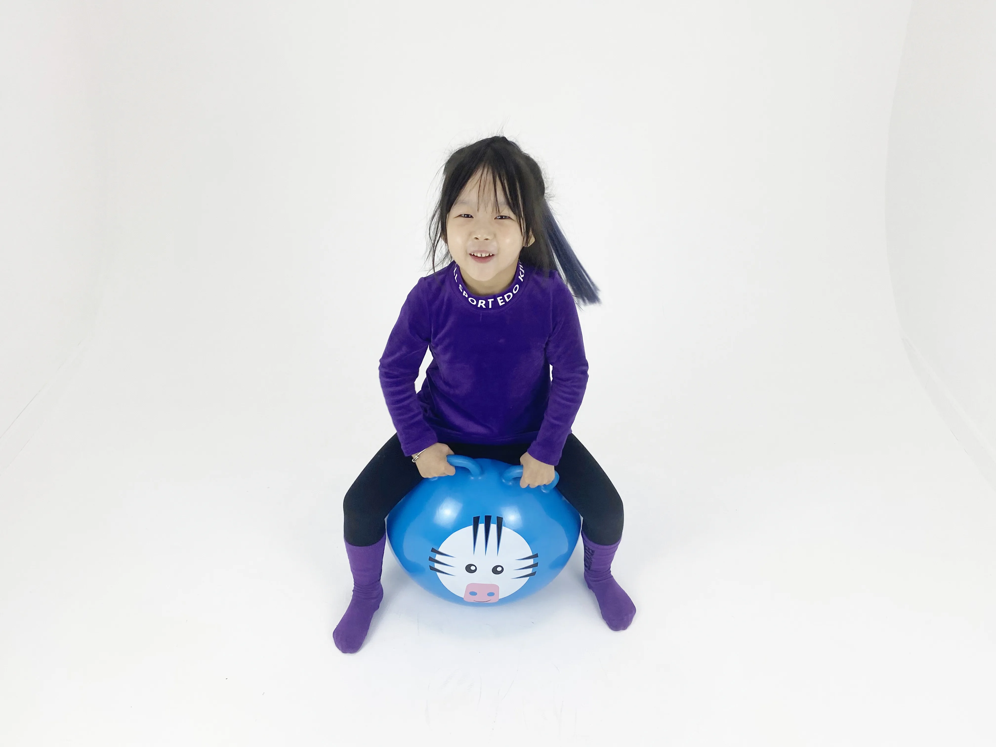 Giant Plastic Pvc Hopper Ball / Jumping Ball Toy with Grip /Space Pvc Jumping Bouncer Ball