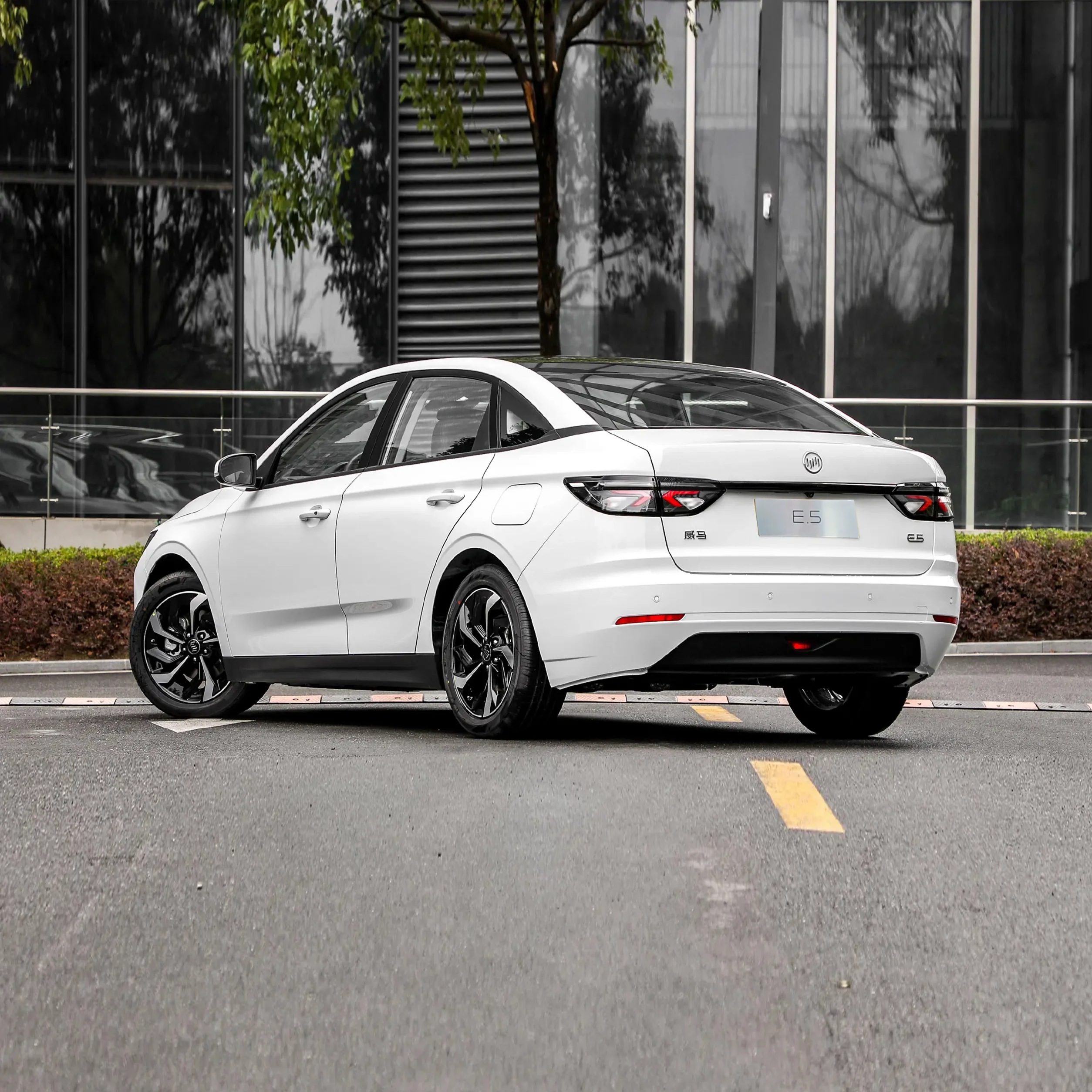 2023 in stock long range cars electric brand new energy vehicles WM weltmeister E5