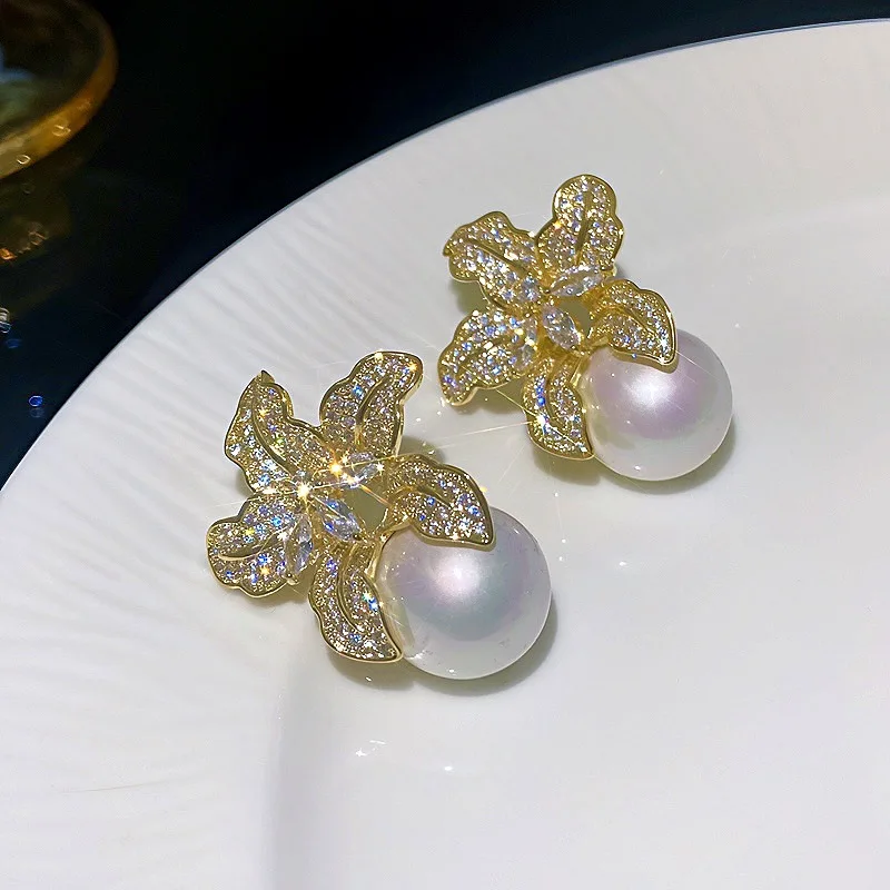 Wholesale Women Girls Alloy Crystal Rhinestone Beaded Lily Flower Stud Earring Pearl Bling Shiny Luxury Elegant Fashion Jewelry
