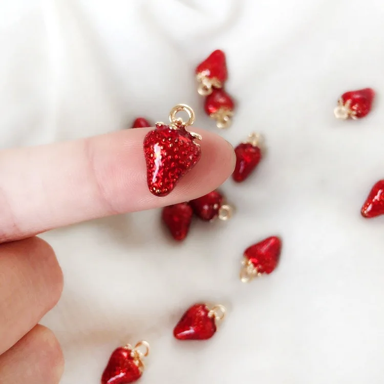 Лидер продаж, новый дизайн, детали ручной работы, кулон в виде клубники, милые аксессуары для женщин