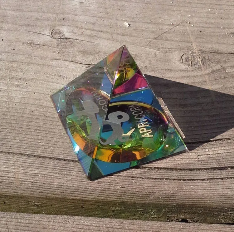 Зодиак гороскоп стеклянная призма Пирамида Статуэтка Paperweight